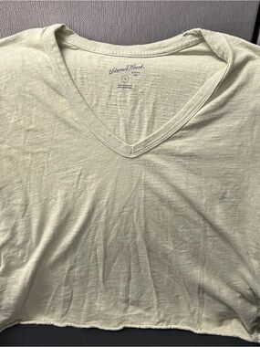 Universal Thread V-Neck Tee in Light Sage
